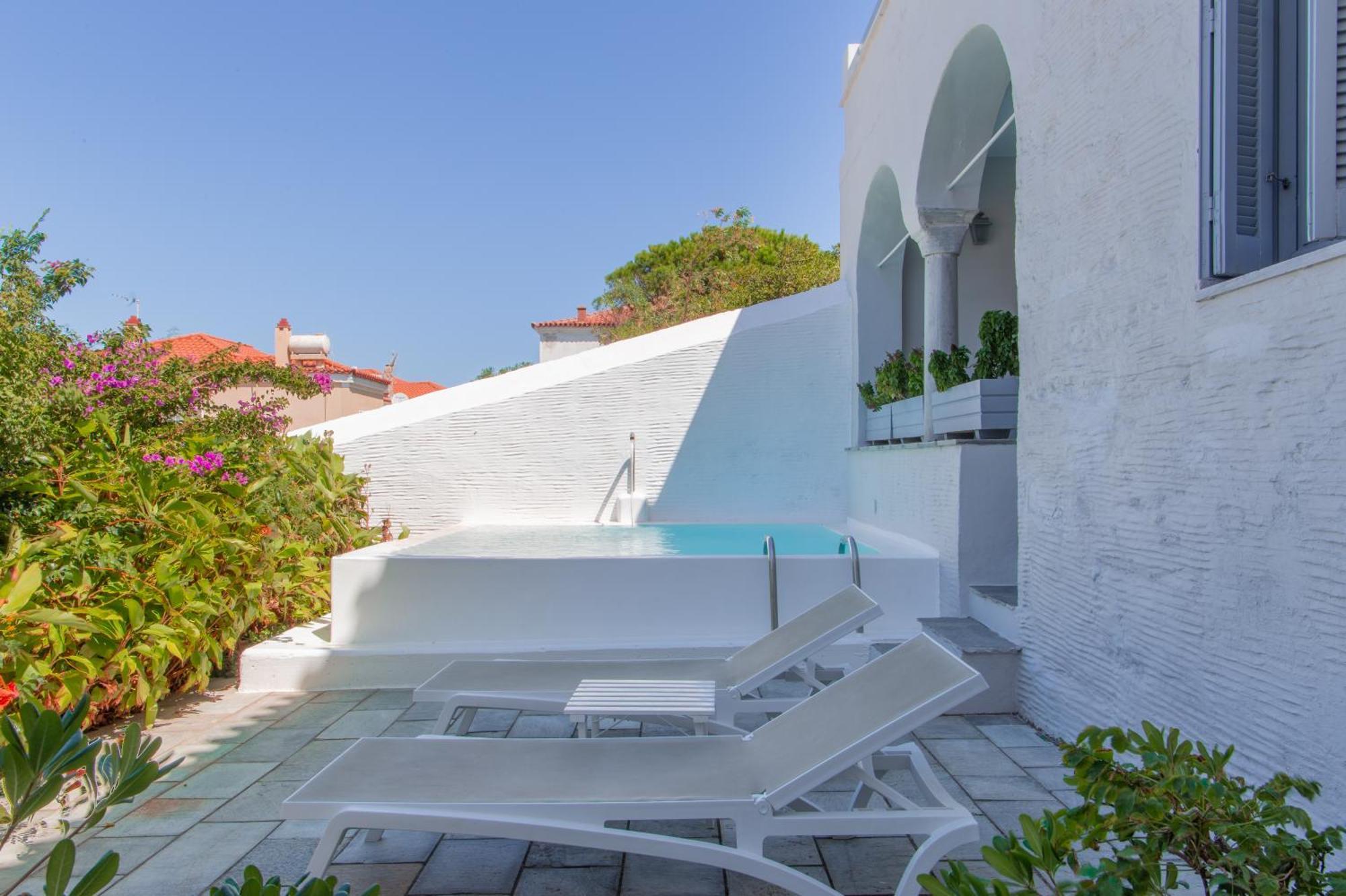 Micra Anglia Boutique Hotel & Spa Ándros Esterno foto